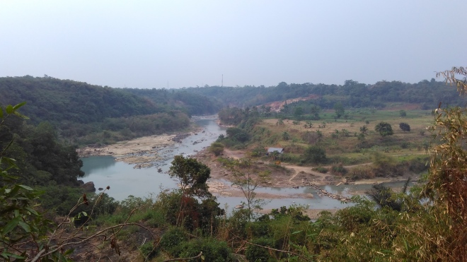 Sungai Cisadane yang mulai mengering